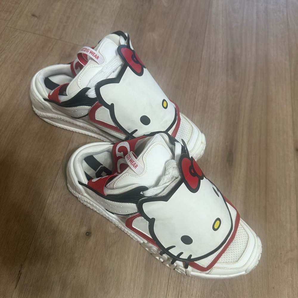 GCDS HELLO KITTY collaboration sneakers white Good condition